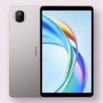 Honor Pad X7 tablet in gray, front and back view